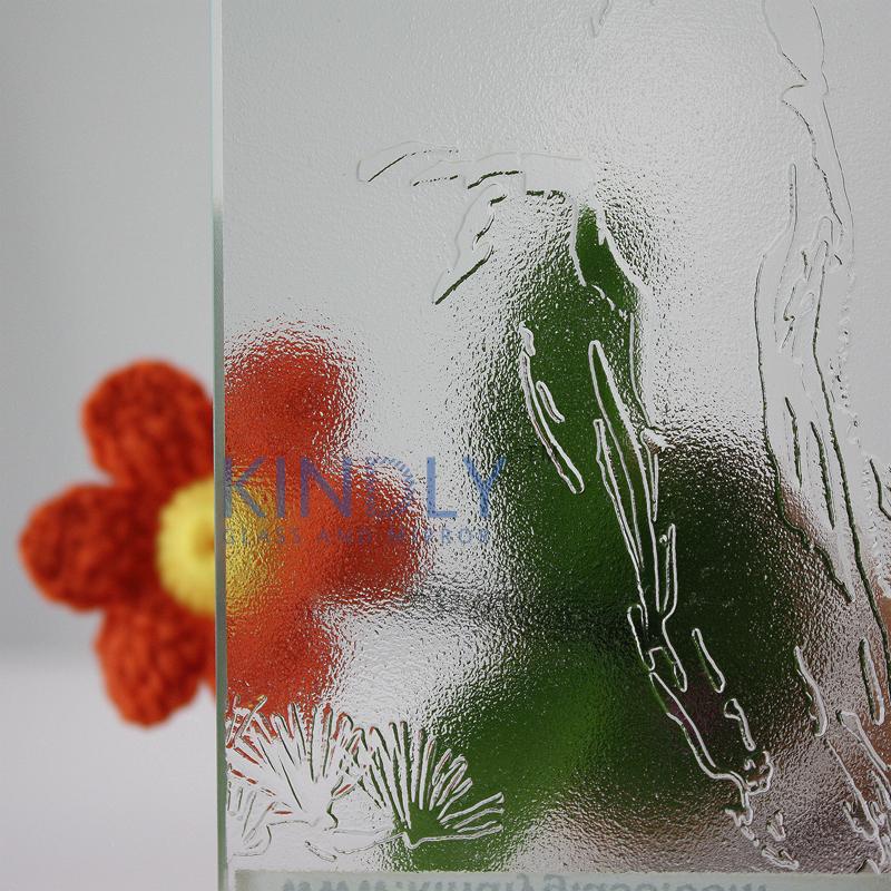 Clear landscape patterned glass